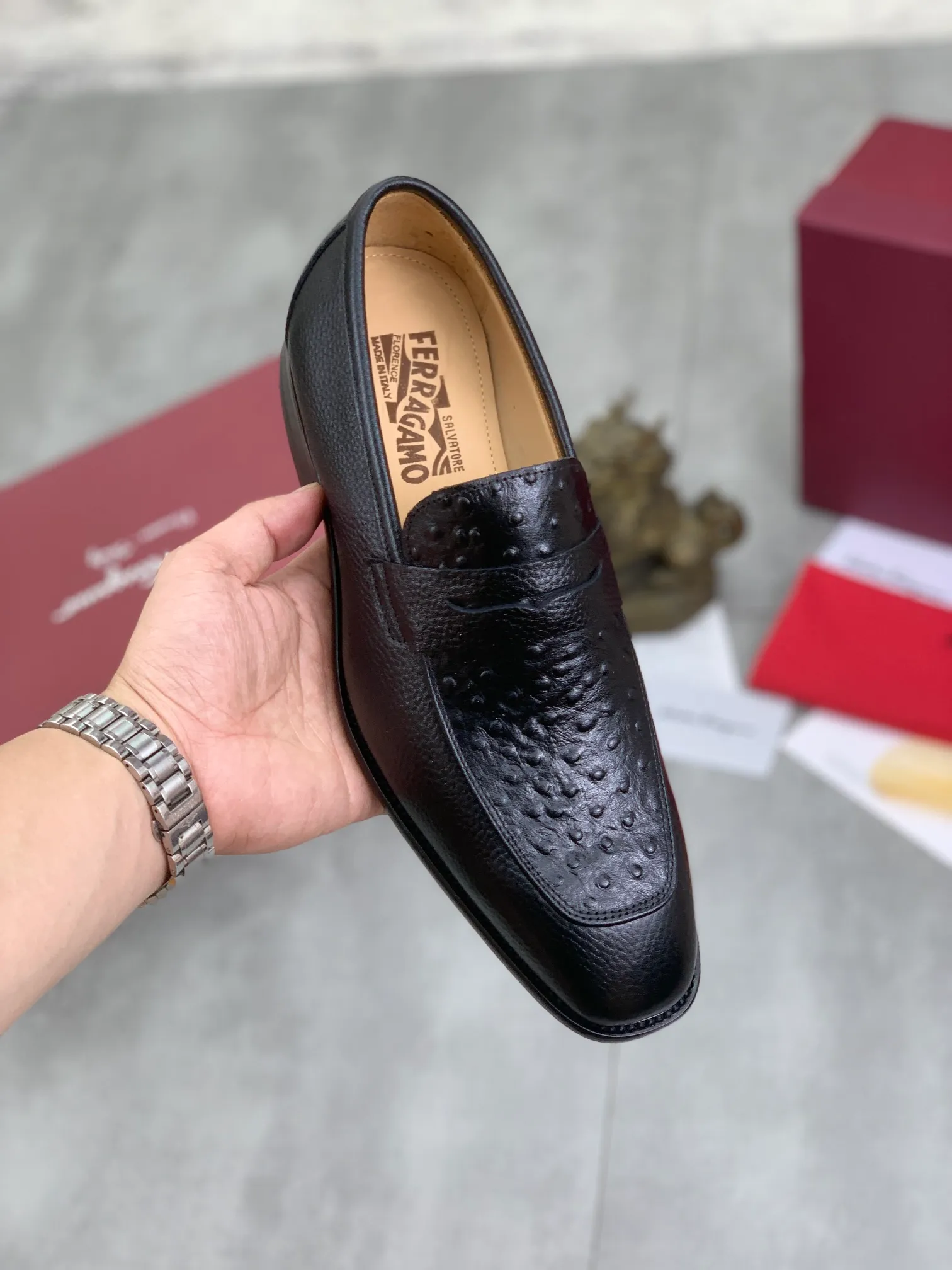 Men's Men's Shoes 💰P460💰[New Style] Water-dyed Niuli 🆘[Salvatore Ferragamo] Ferragamo's latest casual business leather shoes for men! Available at counters simultaneously! The fabric is made of specially imported original open-edge beaded calfskin, and the interior is made of imported water-dyed cowhide. It is absolutely luxurious and leads the fashion trend. Matching code: 38-45 (46 and 47 can be customized); black color optional